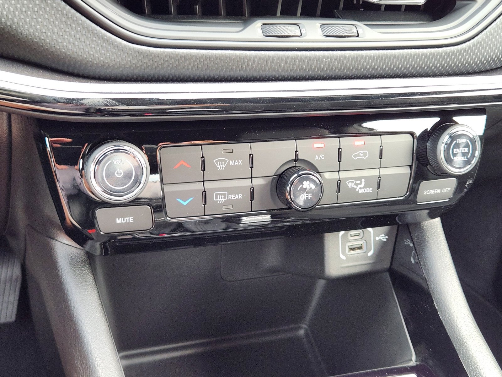 New 2026 Jeep Compass Latitude AWD/4WD image 18