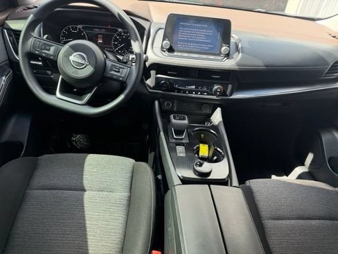Used 2023 Nissan Rogue SV AWD/4WD image 9