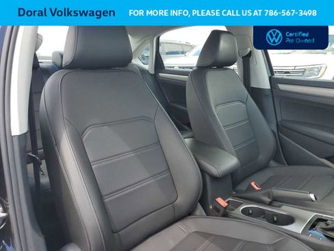 Used 2022 Volkswagen Passat 2.0T SE FWD image 31