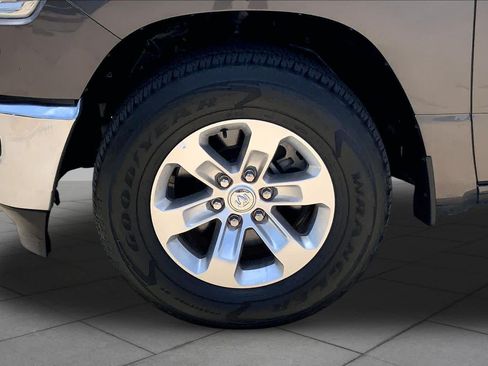 Used 2024 RAM 1500 Laramie AWD/4WD image 11