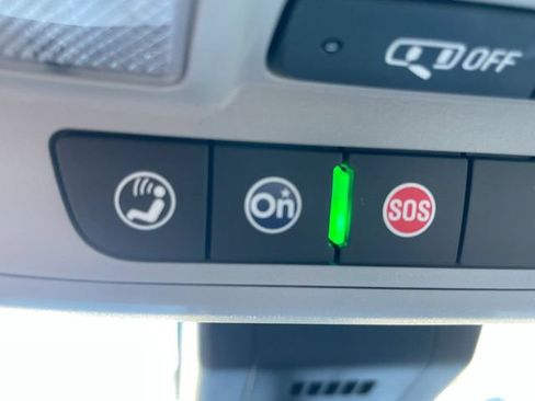 Used 2020 Chevrolet Equinox LS w/ LS Convenience Package FWD image 27