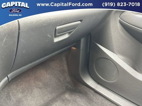 Used 2017 Ford Escape SE w/ SE Cold Weather Package AWD/4WD image 27