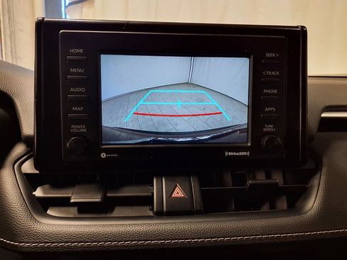 Used 2021 Toyota RAV4 XLE w/ Convenience Package image 14