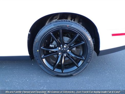 Used 2016 Dodge Challenger R/T w/ Blacktop Package image 43