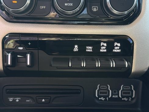 Used 2019 RAM 1500 Laramie AWD/4WD image 62