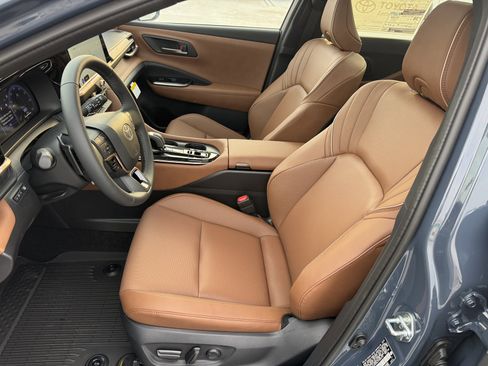 New 2026 Toyota Crown Signia AWD/4WD image 2