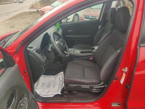 Used 2018 Honda HR-V LX image 10