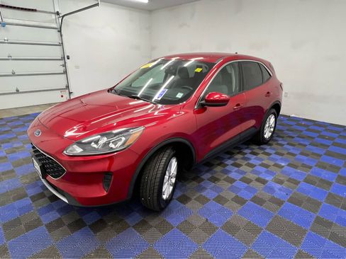 Used 2020 Ford Escape SE image 9