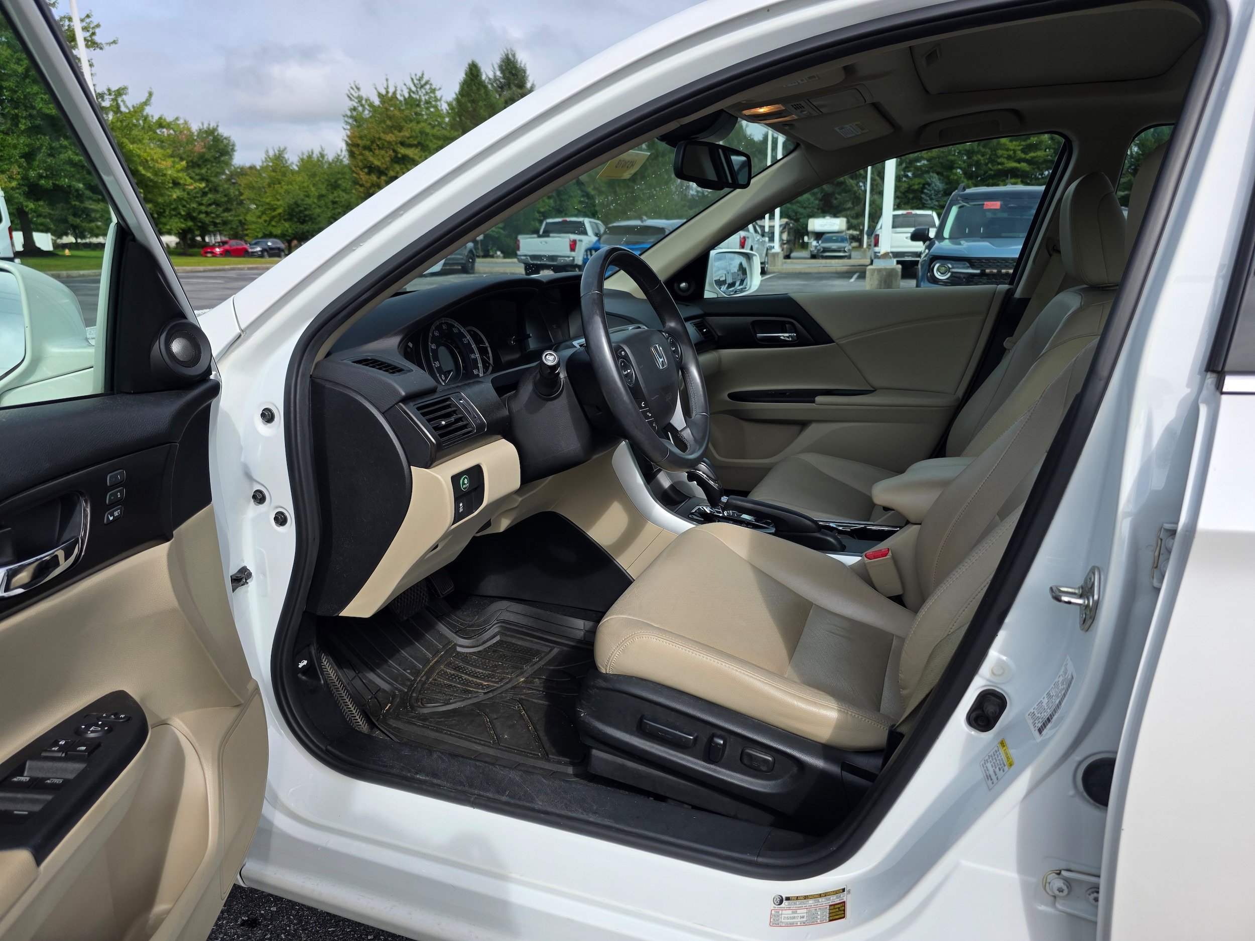 Used 2015 Honda Accord EX-L image 20