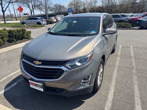 Used 2018 Chevrolet Equinox LT image 3