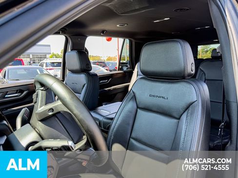 Used 2025 GMC Yukon Denali AWD/4WD image 6