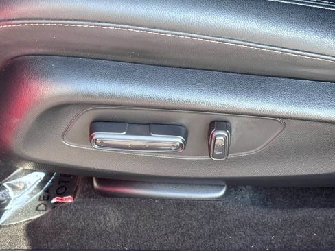 Certified 2025 Honda HR-V EX-L image 19