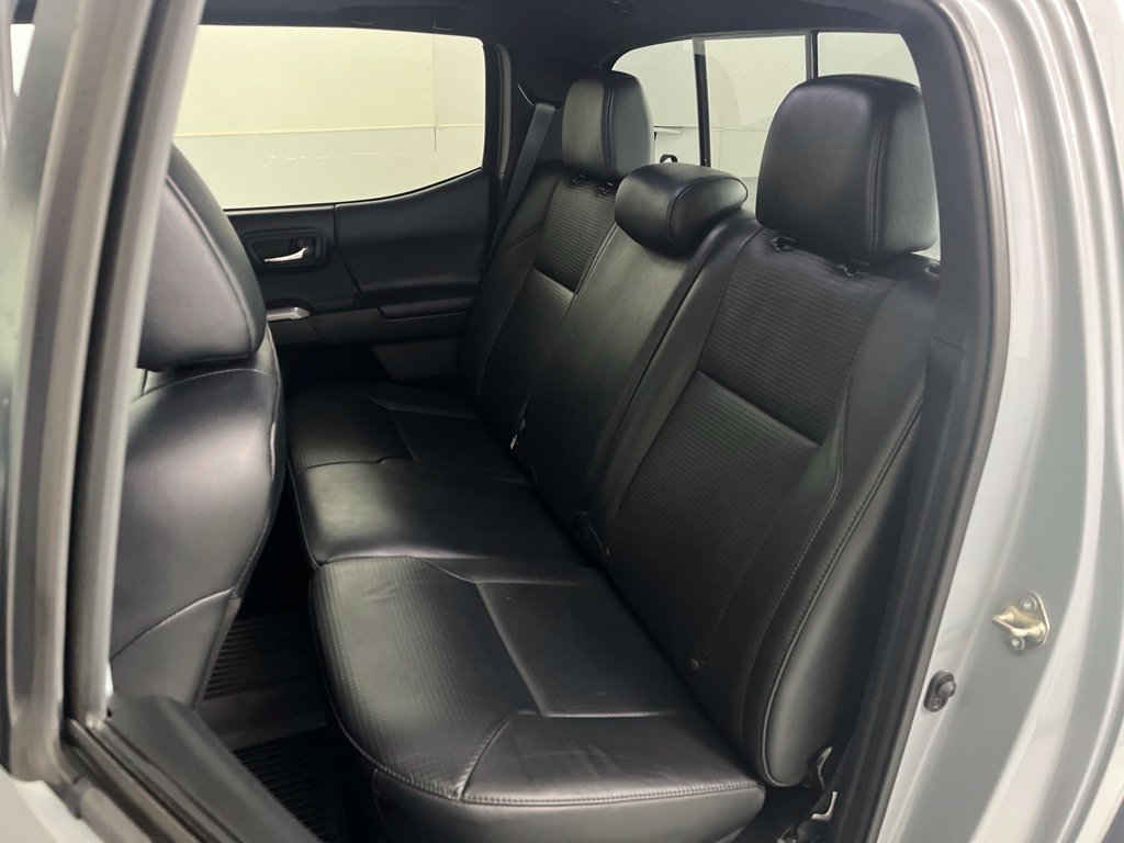 Used 2019 Toyota Tacoma Limited AWD/4WD image 18