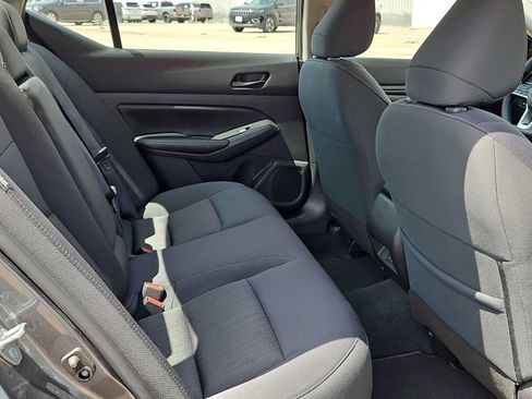Used 2024 Nissan Altima 2.5 SV FWD image 17