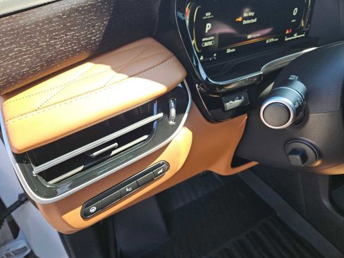 New 2026 INFINITI QX60 Autograph image 13