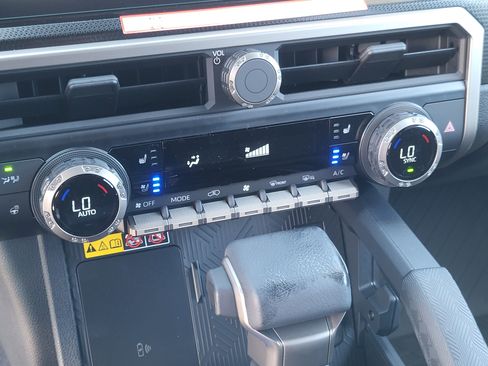 Certified 2026 Toyota 4Runner Limited AWD/4WD image 19
