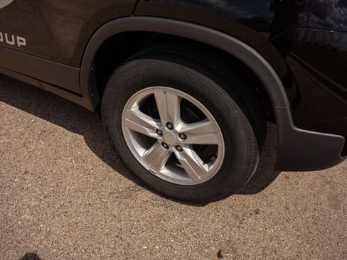 Used 2020 Chevrolet Trax LS w/ Tint and Cruise Package FWD image 11