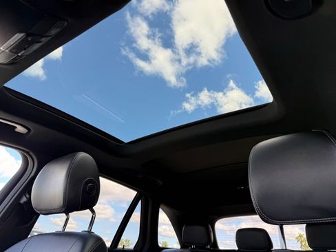 Used 2019 Mercedes-Benz GLC 350e GLC 350e image 2