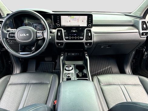 Used 2023 Kia Sorento EX AWD/4WD image 3