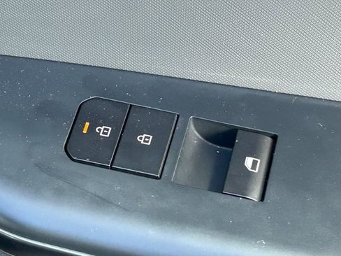 Used 2025 Kia K4 LX image 32