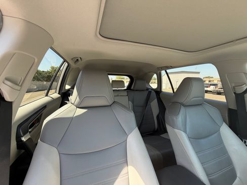 Used 2020 Toyota RAV4 XLE Premium w/ All Weather Liner Package FWD image 20