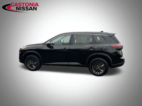 Used 2024 Nissan Rogue S image 5