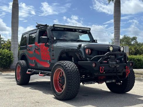 Used 2014 Jeep Wrangler Unlimited Sahara AWD/4WD image 4