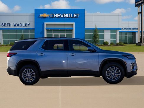 Used 2022 Chevrolet Traverse LT image 8