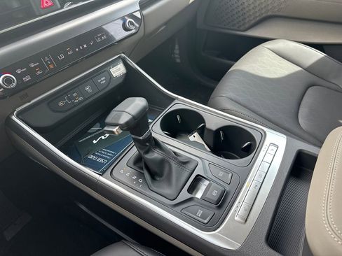 New 2026 Kia Carnival FWD image 31