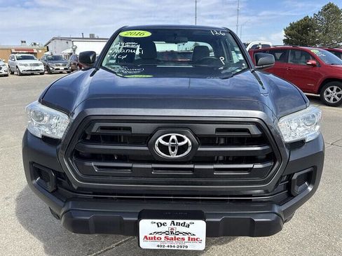 Used 2016 Toyota Tacoma SR image 12
