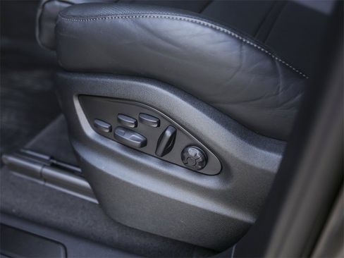 Certified 2025 Porsche Cayenne E-Hybrid Coupe image 15