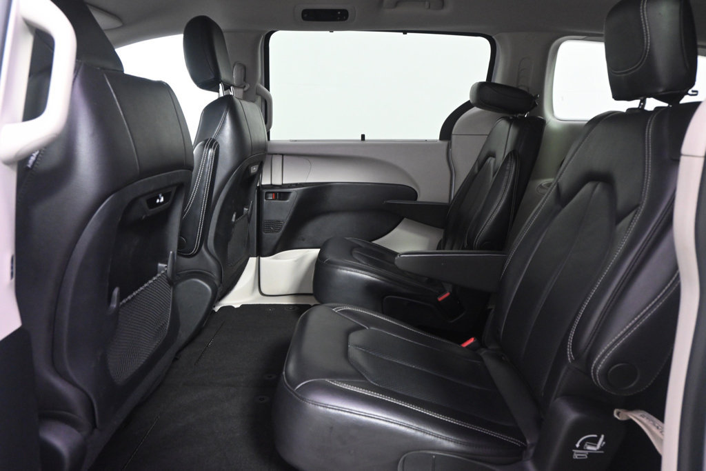 Used 2022 Chrysler Pacifica Touring-L FWD image 22