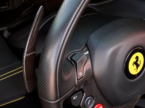 Used 2018 Ferrari 488 Spider RWD image 18