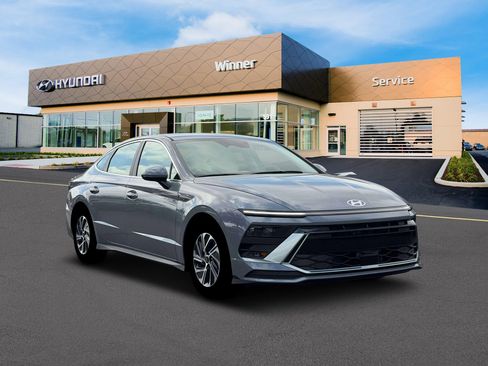 New 2026 Hyundai Sonata Blue FWD image 11