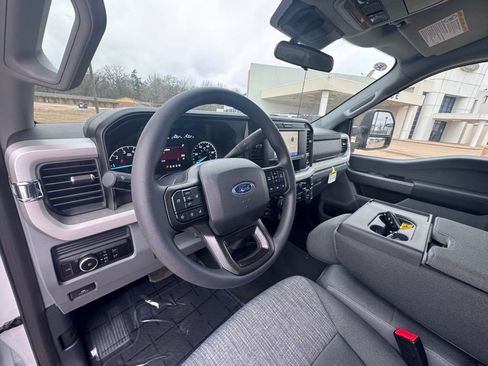 New 2026 Ford F250 XLT w/ FX4 Off-Road Package image 13