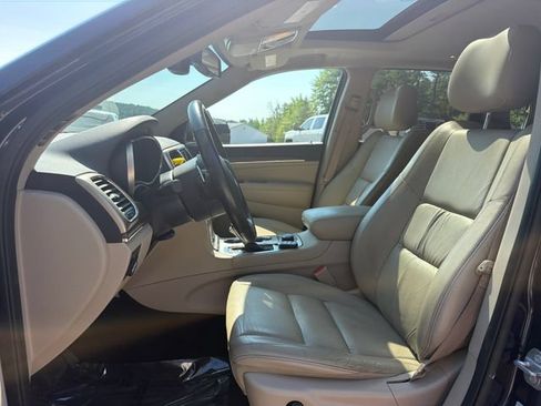 Used 2016 Jeep Grand Cherokee Limited AWD/4WD image 11
