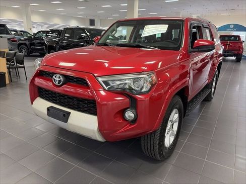 Used 2017 Toyota 4Runner SR5 AWD/4WD image 3