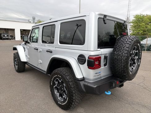 Used 2023 Jeep Wrangler Unlimited Rubicon 4xe w/ Cold Weather Group AWD/4WD image 3
