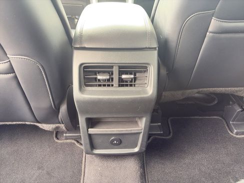 Used 2024 Ford Edge SEL image 19