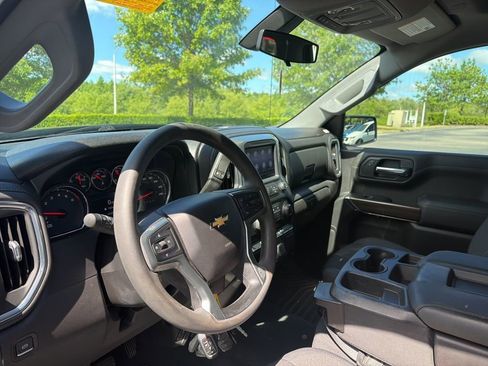 Used 2020 Chevrolet Silverado 1500 LT w/ Trailering Package AWD/4WD image 9