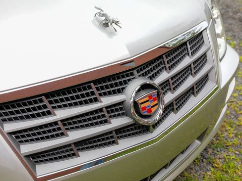 Used 2008 Cadillac STS w/ Preferred Equipment Group AWD/4WD image 70