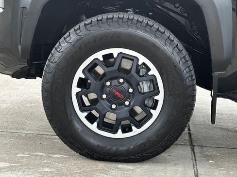Used 2024 Toyota Tacoma TRD Off-Road image 34