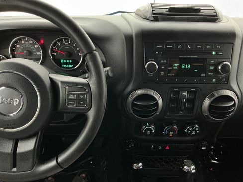 Used 2017 Jeep Wrangler Unlimited Sport w/ Quick Order Package 24S AWD/4WD image 32
