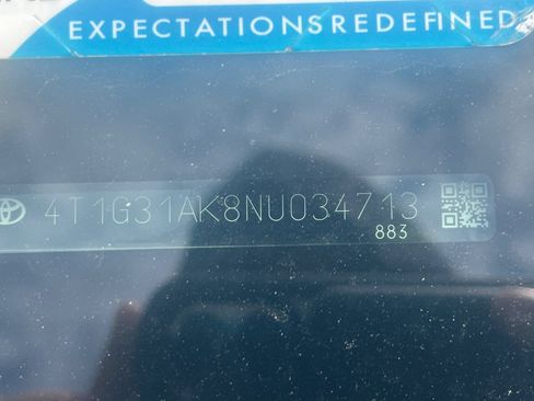 Used 2022 Toyota Camry SE FWD image 3