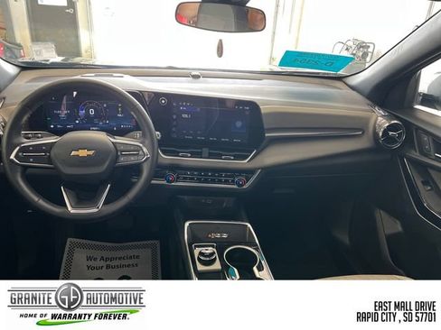 Used 2026 Chevrolet Equinox LT w/ Convenience Package II AWD/4WD image 13