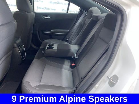 Used 2021 Dodge Charger SXT w/ Driver Convenience Group image 9