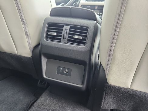 Used 2021 Nissan Rogue SV w/ Premium Package image 30