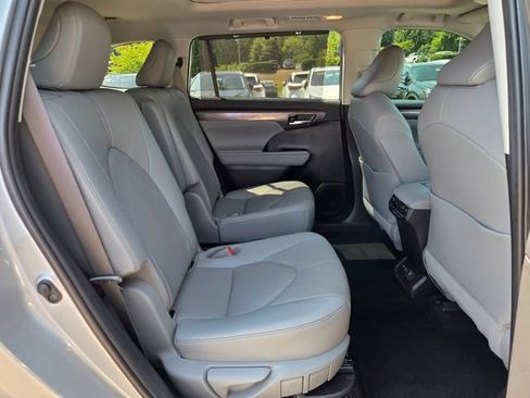 Used 2020 Toyota Highlander Platinum AWD/4WD image 21
