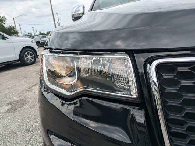 Used 2017 Jeep Grand Cherokee Limited AWD/4WD image 10