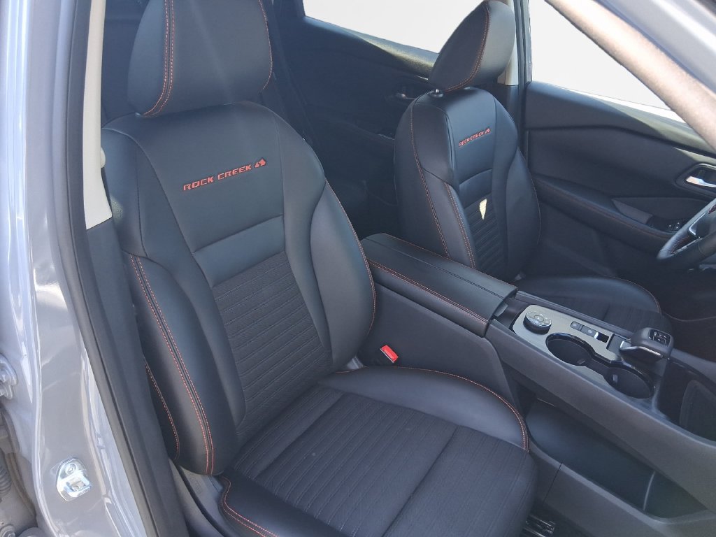 Used 2025 Nissan Rogue SV AWD/4WD image 26
